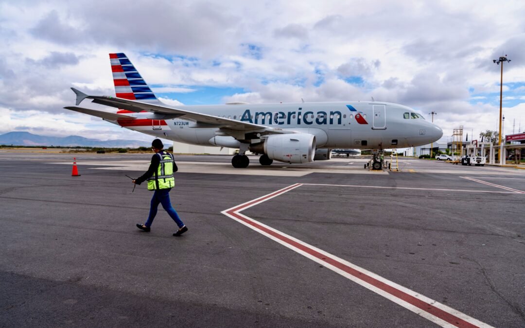 American Airlines Flight From Texas Gives Passengers A “Titanic” Scare Flooding Midair